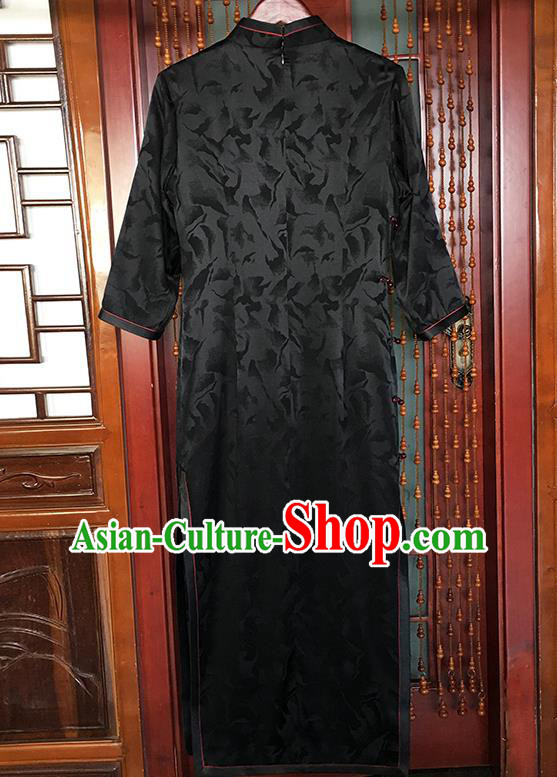 China National Black Silk Qipao Dress Classical Mother Elegant Clothing Traditional Feather Pattern Cheongsam