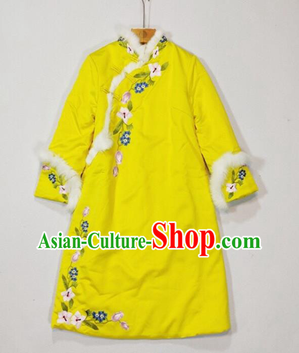China Woman Outer Garment Traditional Embroidered Yellow Silk Cotton Wadded Jacket Winter Tang Suit Coat