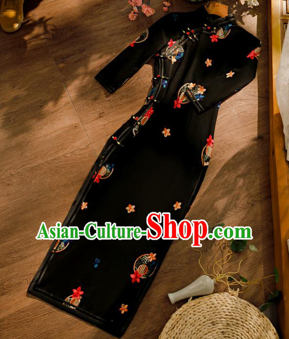 Chinese Traditional Black Cheongsam Clothing Classical Embroidered Qipao Dress