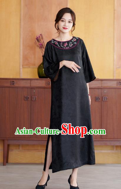 China National Young Beauty Qipao Dress Classical Embroidered Black Silk Cheongsam Costume