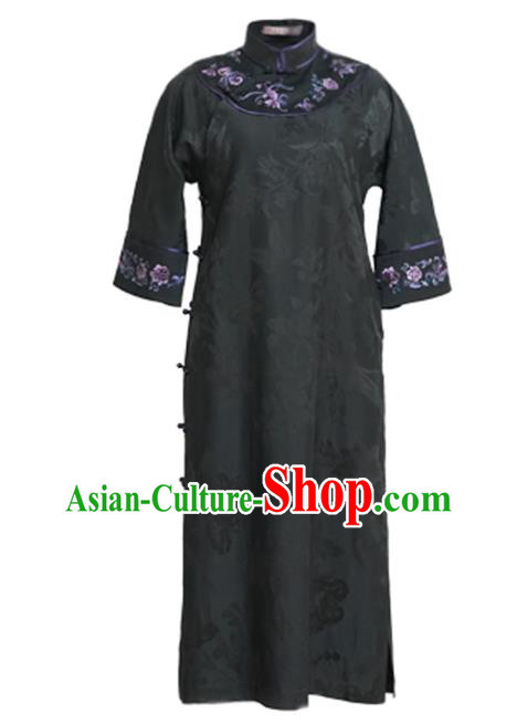 China Classical Embroidered Black Silk Cheongsam Costume National Young Beauty Stand Collar Qipao Dress