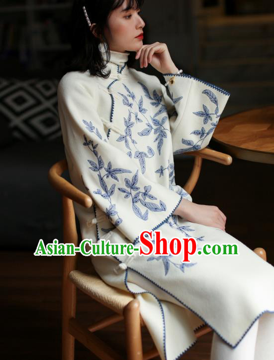 China Winter Printing White Woolen Cheongsam Costume Traditional Young Woman Qipao Dress