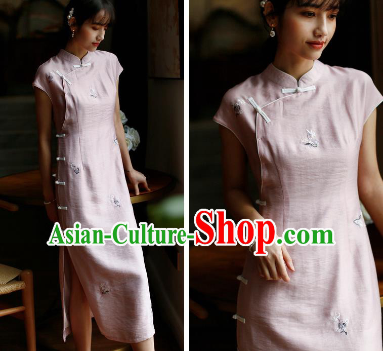 China Classical Young Lady Slim Cheongsam Costume Traditional Embroidered Lilac Silk Qipao Dress