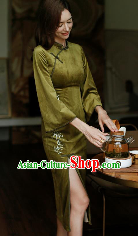 China Classical Dance Cheongsam Costume Traditional Young Lady Green Pleuche Qipao Dress
