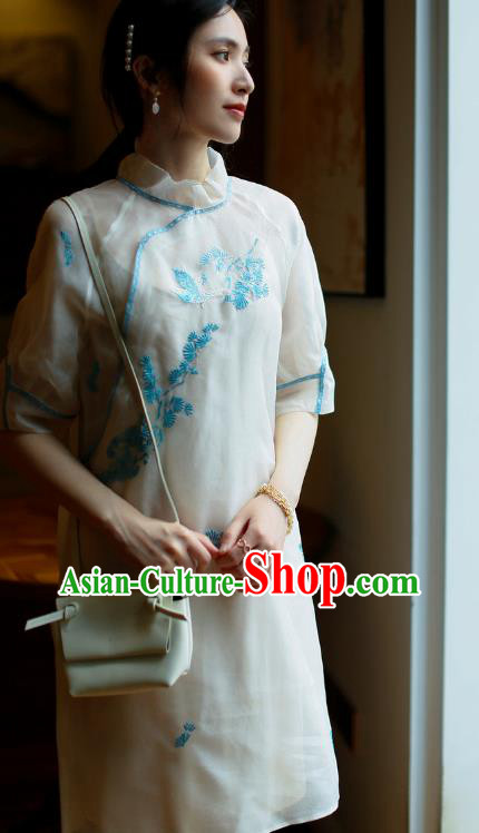 China Modern Cheongsam Costume Traditional Embroidered White Organdy Short Qipao Dress