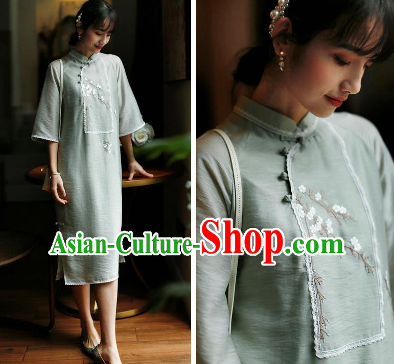 China Classical Cheongsam Costume Traditional Young Lady Embroidered Light Green Qipao Dress
