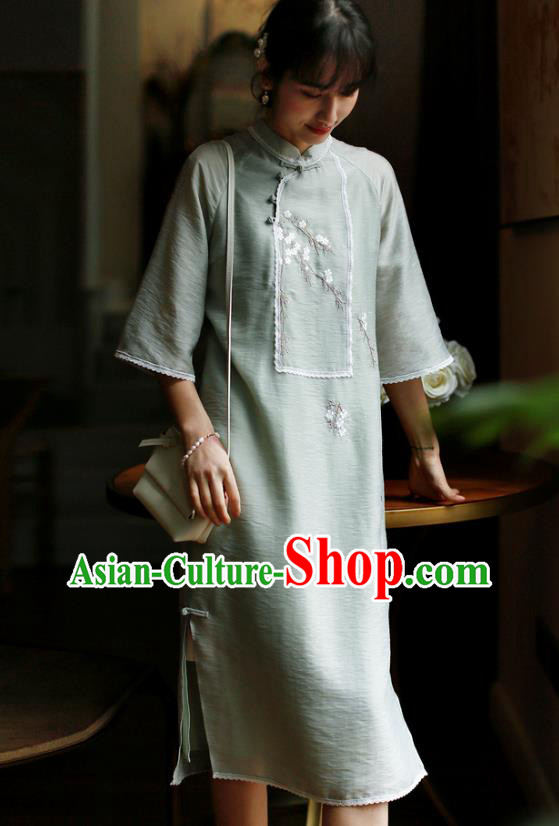 China Classical Cheongsam Costume Traditional Young Lady Embroidered Light Green Qipao Dress