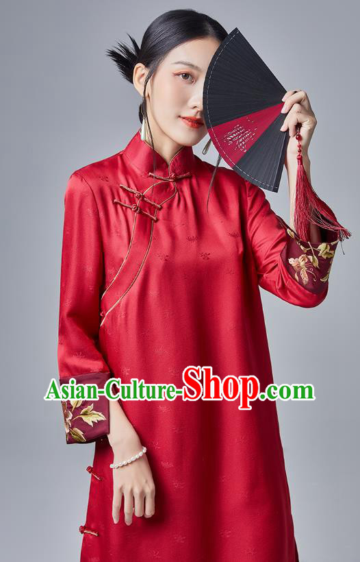 China Classical Embroidered Red Short Cheongsam Costume Traditional Young Lady Silk Qipao Dress