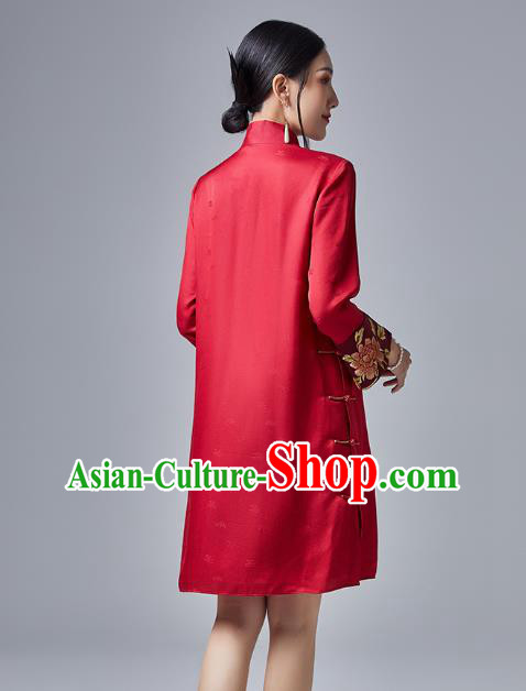 China Classical Embroidered Red Short Cheongsam Costume Traditional Young Lady Silk Qipao Dress