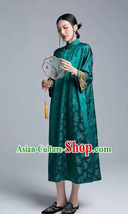 China Classical Embroidered Cheongsam Costume Traditional Young Lady Deep Green Silk Qipao Dress