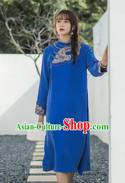 China Classical Embroidered Slant Opening Cheongsam Traditional Young Lady Royallbue Qipao Dress