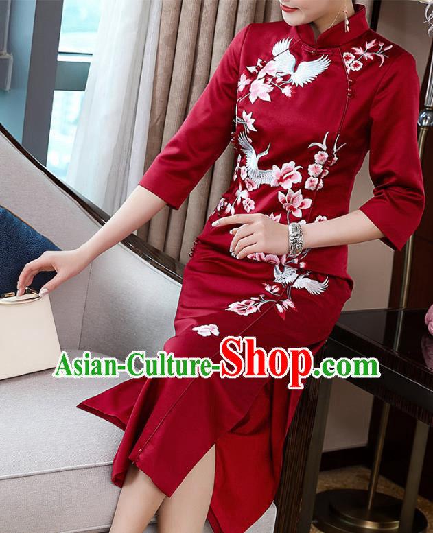 China Traditional Young Woman Costume Classical Embroidered Wine Red Satin Cheongsam Tang Suit Qipao Dress