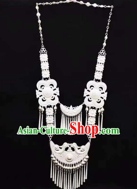 China Traditional Yi Nationality Silver Necklace Accessories Handmade Liangshan Ethnic Bride Necklet