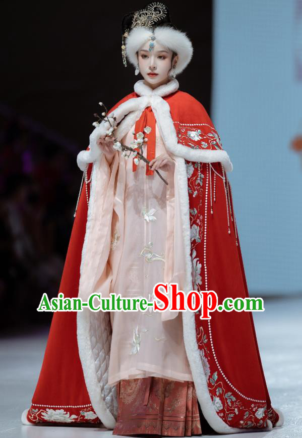 China Ancient Ming Dynasty Court Woman Embroidered Red Cape Historical Hanfu Clothing