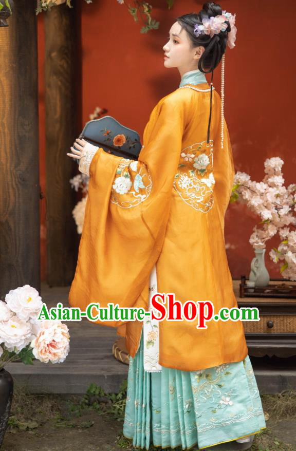 China Traditional Ming Dynasty Embroidered Historical Clothing Ancient Noble Lady Hanfu Dress Apparels
