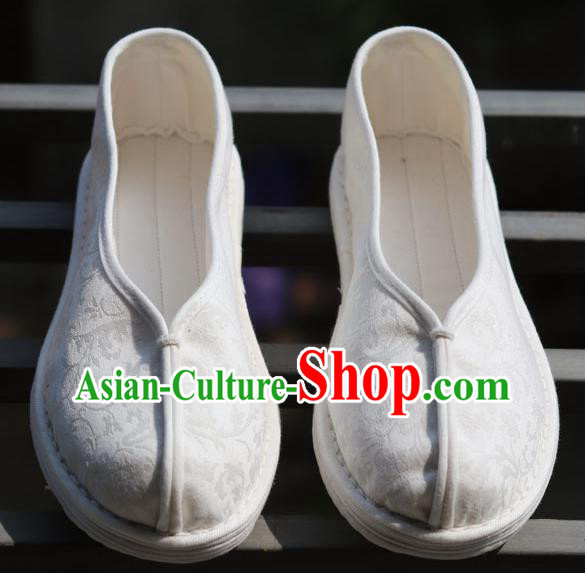 China Handmade Multi Layered White Cloth Shoes National Country Woman Shoes