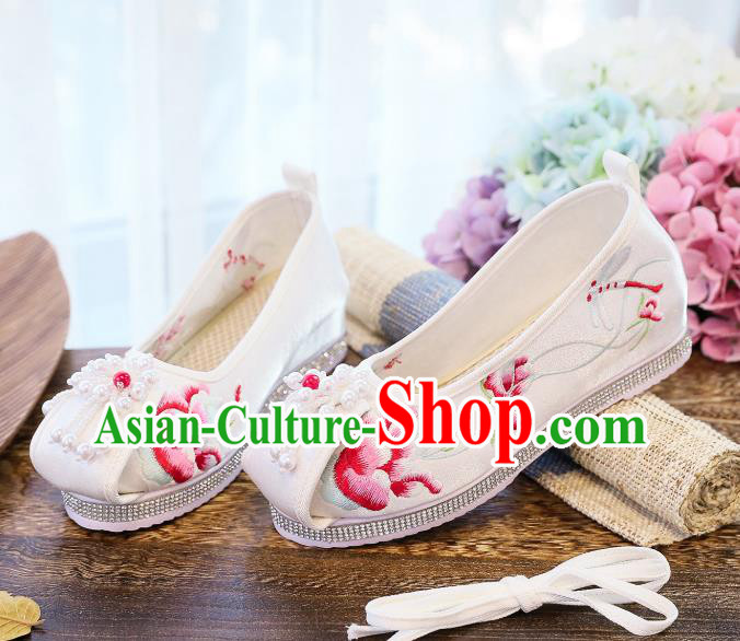 China National Embroidered Shoes Pearls Tassel Hanfu Shoes Handmade White Cloth Shoes