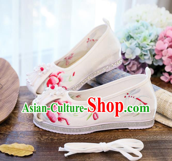 China National Embroidered Shoes Pearls Tassel Hanfu Shoes Handmade White Cloth Shoes
