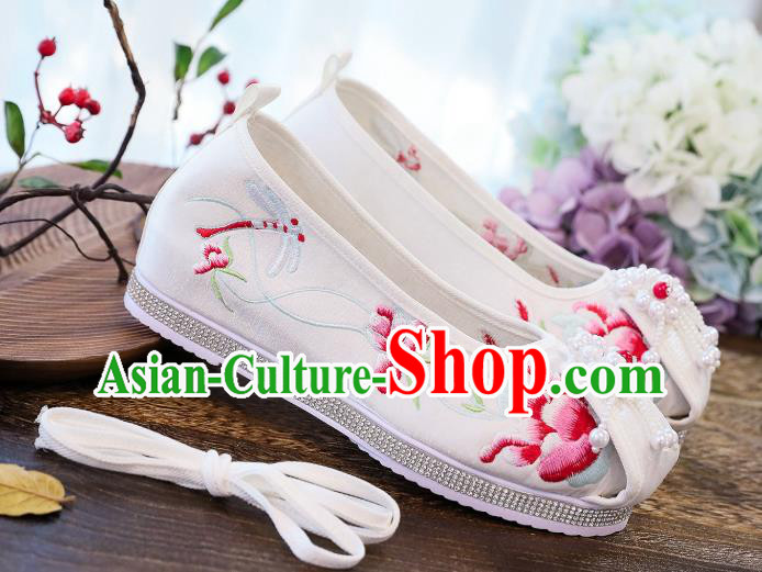 China National Embroidered Shoes Pearls Tassel Hanfu Shoes Handmade White Cloth Shoes