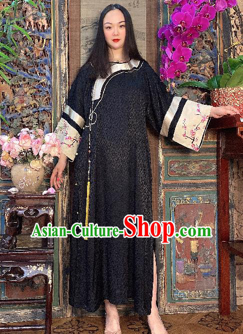 China Black Silk Qipao Dress National Women Costume Hand Embroidered Loose Cheongsam