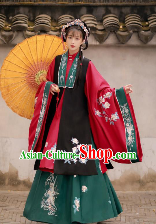 China Traditional Ming Dynasty Noble Lady Costumes Ancient Young Beauty Hanfu Clothing