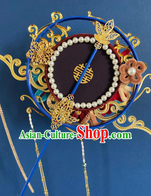 China Traditional Wedding Velvet Chrysanthemum Fan Handmade Golden Tassel Palace Fan Classical Bride Fan