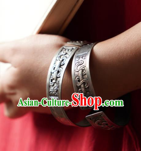 Chinese Traditional Qing Dynasty Wristlet Accessories National Cheongsam Silver Carving Bracelet