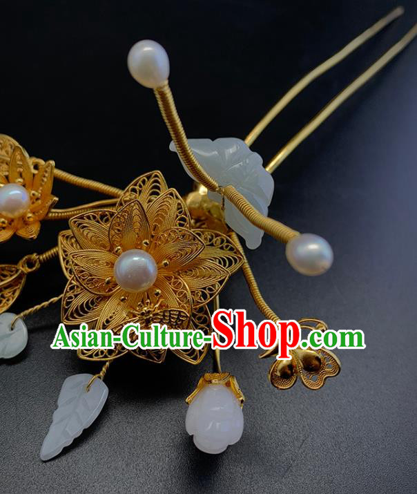 Chinese Ancient Queen Jade Butterfly Hairpin Traditional Ming Dynasty Empress Hair Accessories