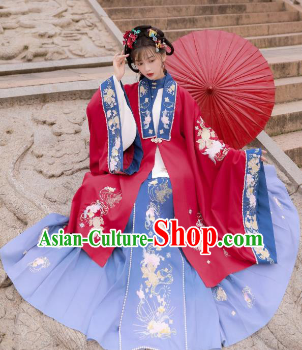 China Traditional Ming Dynasty Historical Costumes Ancient Patrician Lady Hanfu Clothing