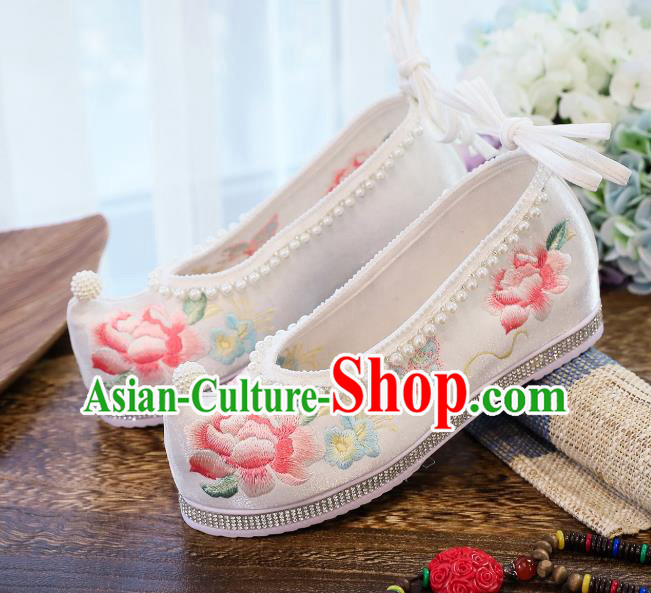 China Traditional Pearls Shoes Handmade White Satin Shoes National Embroidered Peony Hanfu Shoes