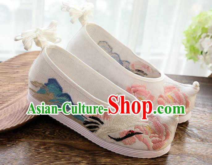 China Handmade Princess Shoes National Embroidered Crane White Shoes Traditional Ming Dynasty Hanfu Shoes