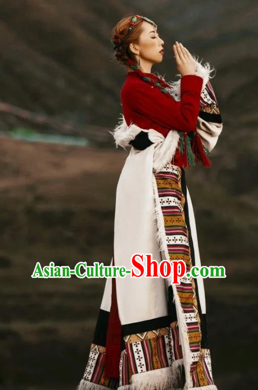 China Zang Nationality Bride White Woolen Robe Traditional Xizang Tibetan Minority Folk Dance Clothing