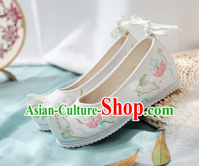China National Embroidered Rabbit Shoes Traditional Ming Dynasty Hanfu Shoes Handmade Princess White Cloth Shoes