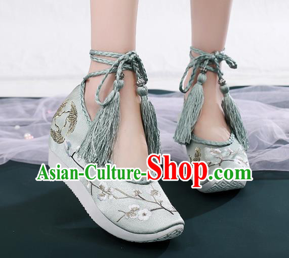 China National Light Green Satin Shoes Traditional Ming Dynasty Hanfu Shoes Ancient Princess Embroidered Shoes