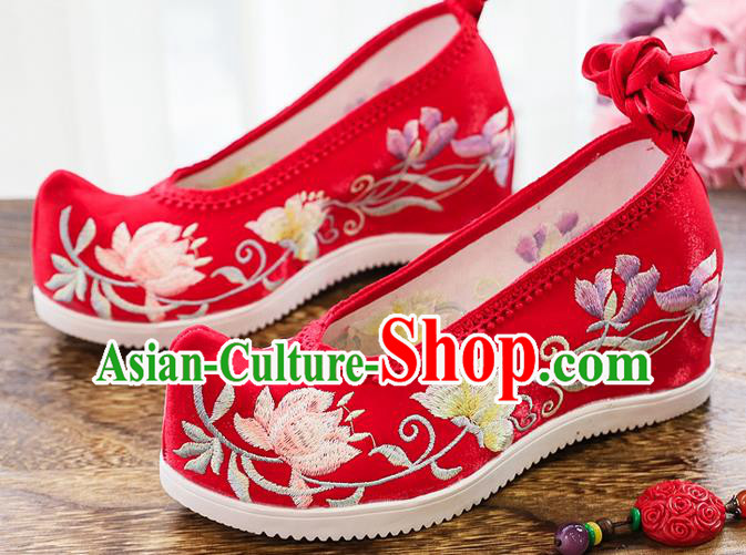 China National Woman Cloth Shoes Traditional Embroidered Red Wedges Shoes