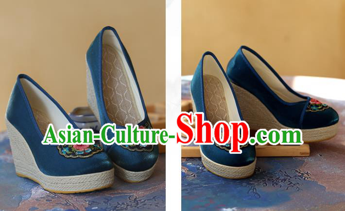 Chinese National Embroidered Flower Deep Blue Shoes Yunnan Ethnic Woman Wedge Heel Shoes