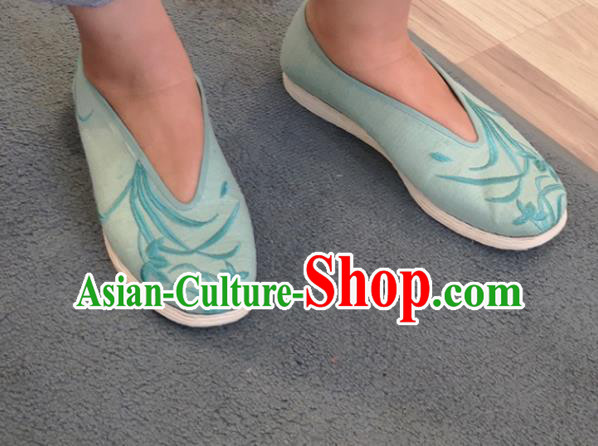 China Traditional Qing Dynasty Court Lady Shoes Handmade Blue Cloth Shoes Embroidered Orchids Shoes