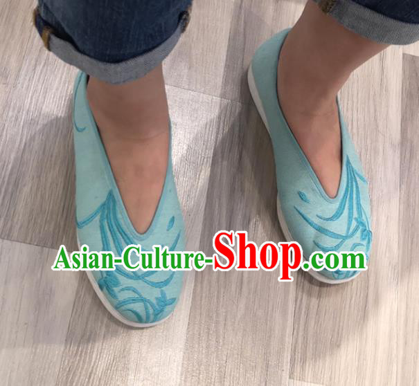 China Traditional Qing Dynasty Court Lady Shoes Handmade Blue Cloth Shoes Embroidered Orchids Shoes