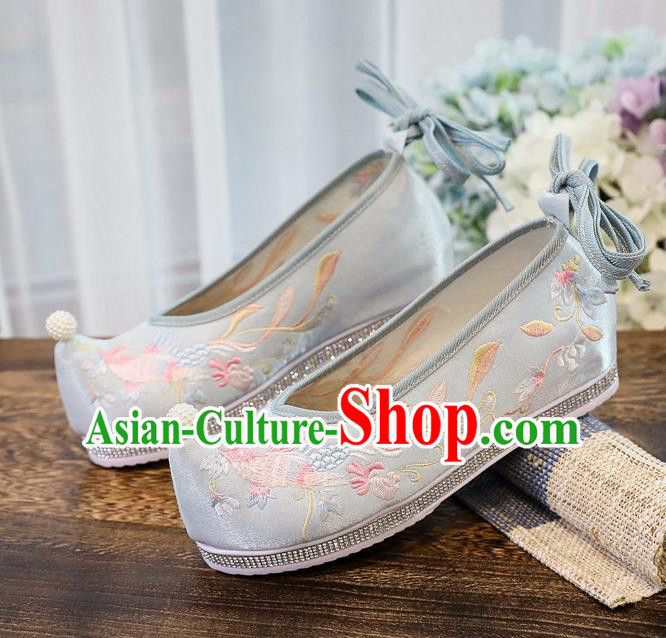 China Traditional Ming Dynasty Hanfu Shoes Embroidered Light Blue Cloth Shoes Handmade Princess Pearls Shoes