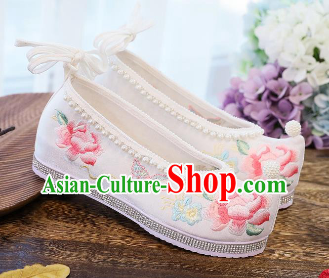 China National Embroidered Peony Shoes Handmade White Cloth Shoes Traditional Pearls Shoes