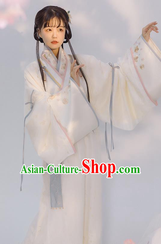 China Ancient Palace Princess Beige Hanfu Dress Traditional Han Dynasty Young Beauty Historical Costume