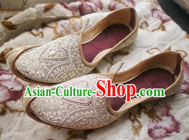 Indian Embroidered White Leather Shoes Traditional Wedding Bridegroom Shoes Asian Folk Dance Shoes