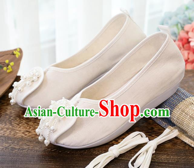 China Handmade Folk Dance Shoes National Pearls Tassel Shoes Traditional Jacquard White Cloth Shoes
