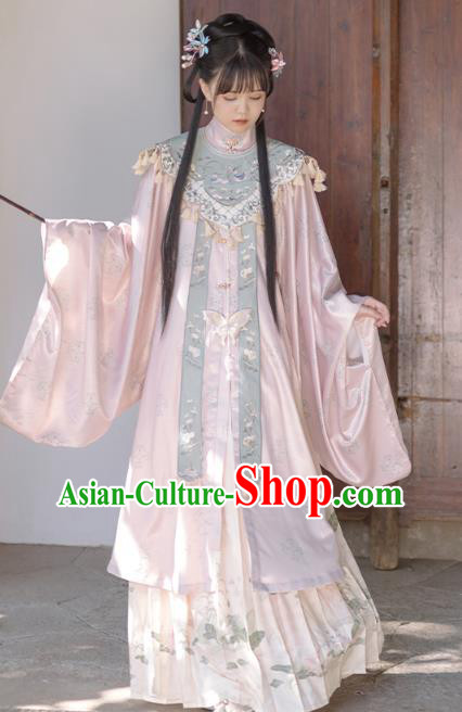 China Traditional Ming Dynasty Noble Lady Historical Clothing Ancient Young Beauty Hanfu Garment