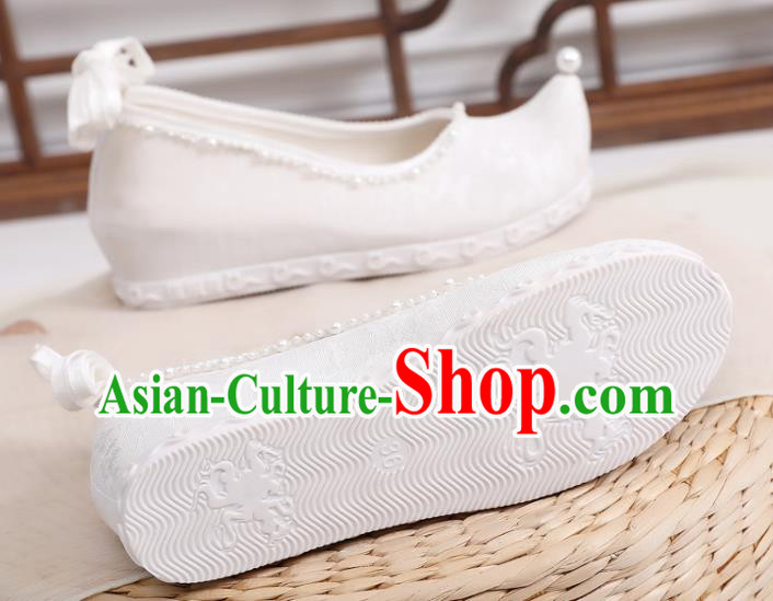 China National White Cloth Shoes Traditional Ming Dynasty Hanfu Shoes Handmade Pearls Bow Shoes