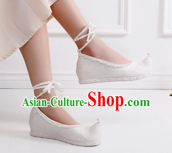 China National White Cloth Shoes Traditional Ming Dynasty Hanfu Shoes Handmade Pearls Bow Shoes