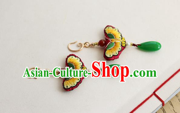 China Classical Cheongsam Embroidered Butterfly Ear Jewelry Handmade National Pearl Jade Earrings