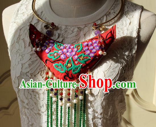 China Handmade Embroidered Red Sachet Necklet Accessories Traditional Cheongsam Tassel Brass Necklace