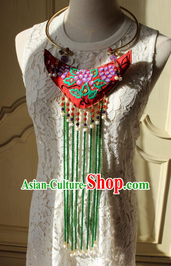 China Handmade Embroidered Red Sachet Necklet Accessories Traditional Cheongsam Tassel Brass Necklace