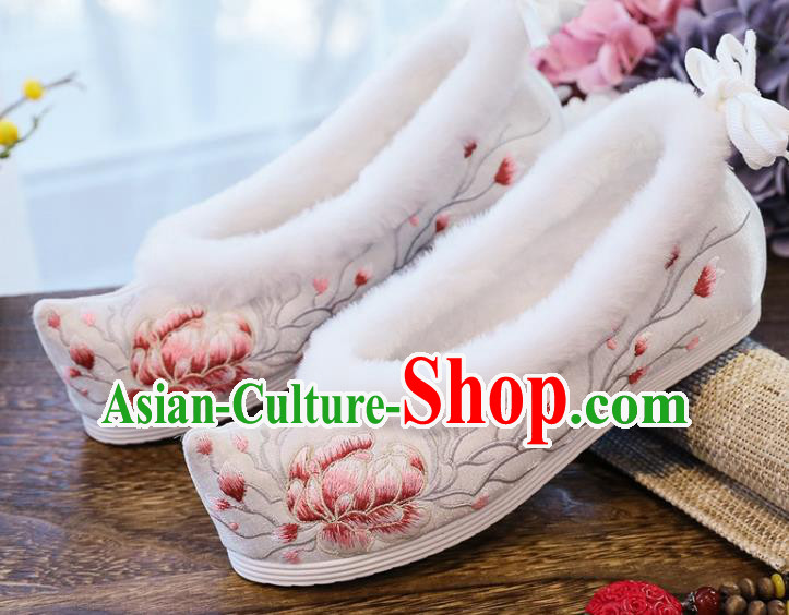 China Ancient Ming Dynasty Princess Shoes National Embroidered Peony Shoes Traditional Winter White Cloth Shoes
